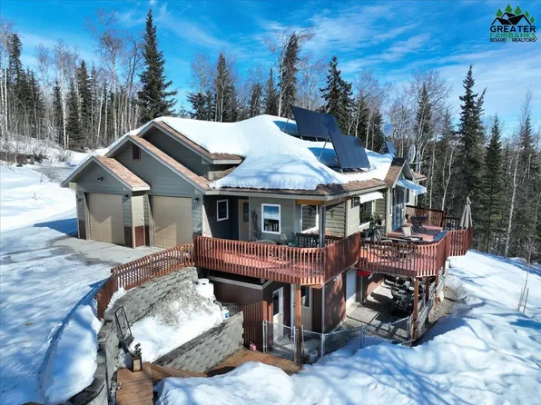 820 Canterbury Dr, Fairbanks, AK 99709