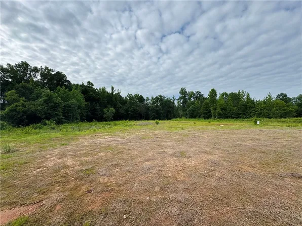 2140 Whippoorwill St, Waverly, AL 36879