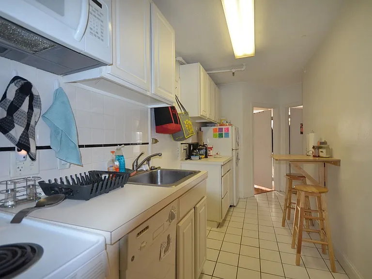 45 Westland Ave #8 — Photo 4