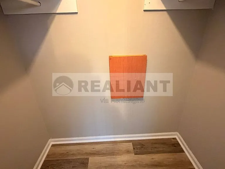 1708 Jennifer Road — Photo 33