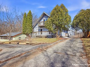 2702 Baldwin Rd, McHenry, IL 60050