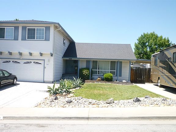 2nd image of 3669 Woodley Dr