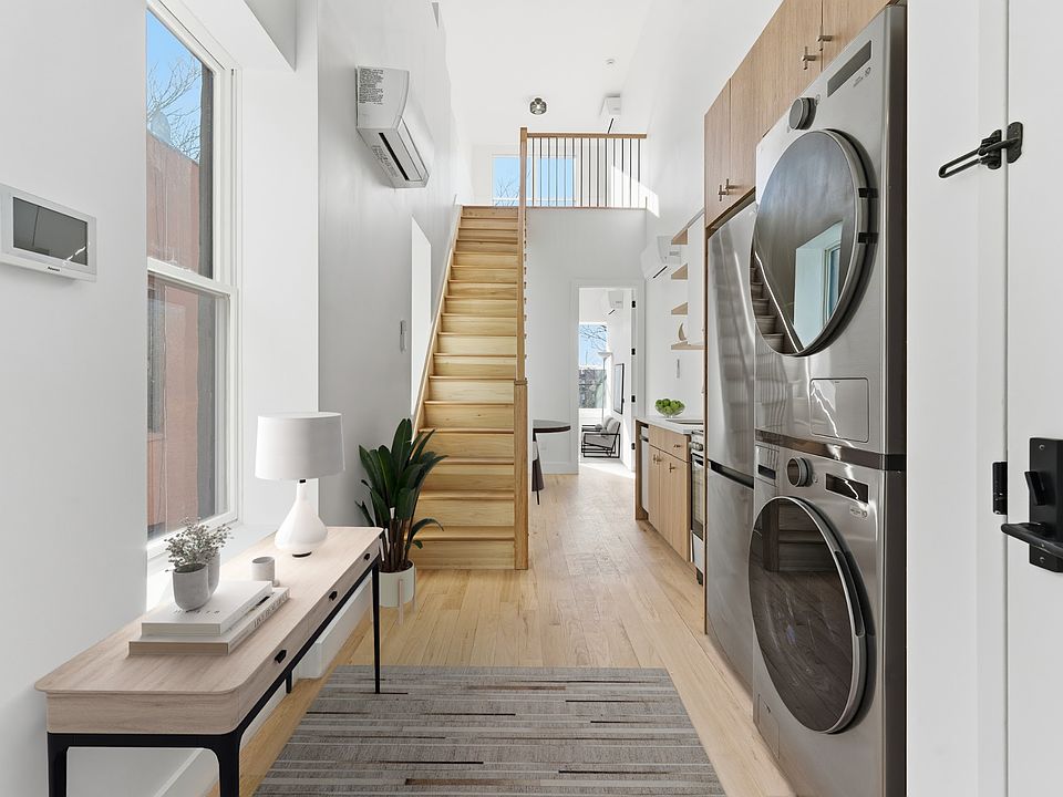 1st image of 376 Montgomery St #Phb