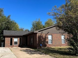 925 NW 19th St, Moore, OK 73160