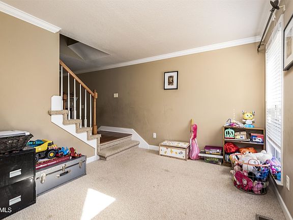 5th image of 1323 Pershing Hill Ln