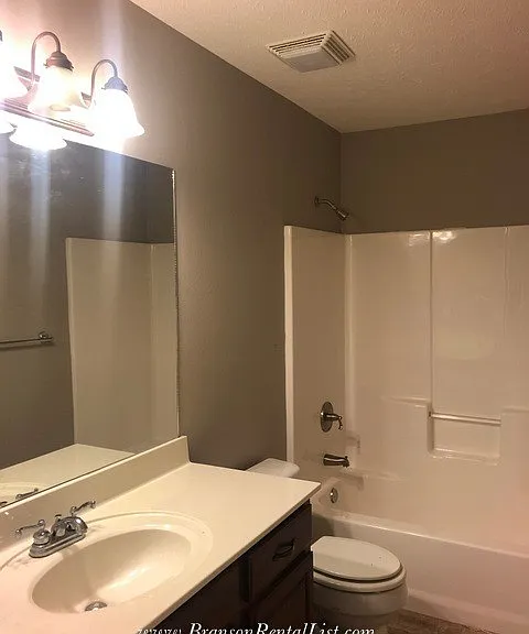 370 S Woods Way — Photo 15