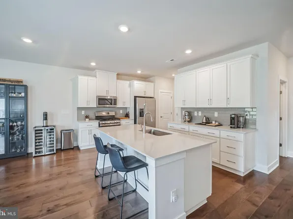 527 Buttonwood St, Spring City, PA 19475