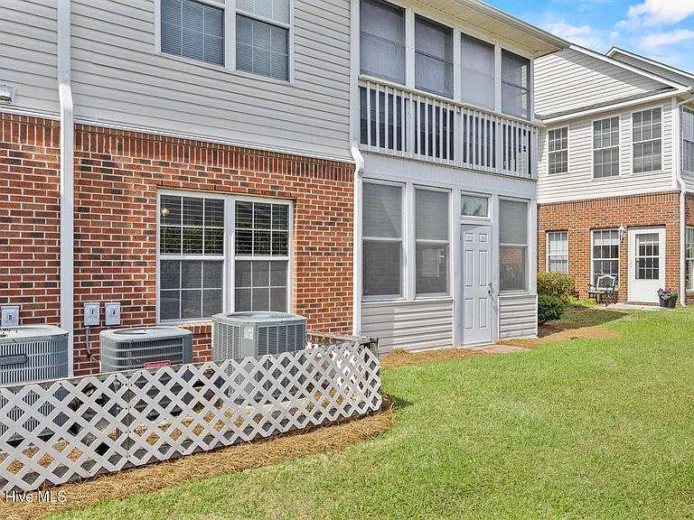1604 Willoughby Park Ct #1 — Photo 32