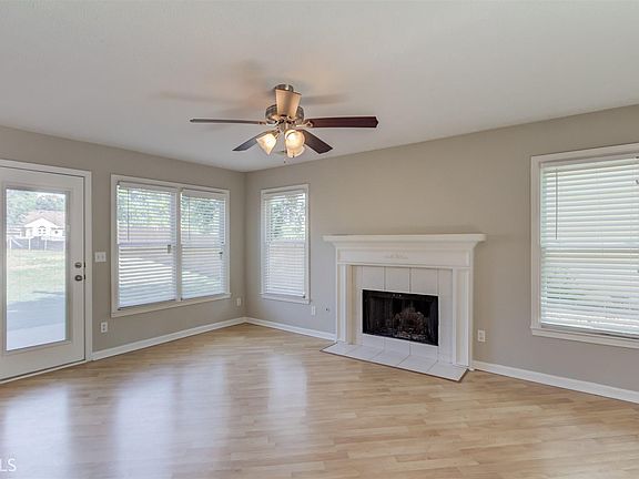 4th image of 1905 Watercrest Cir