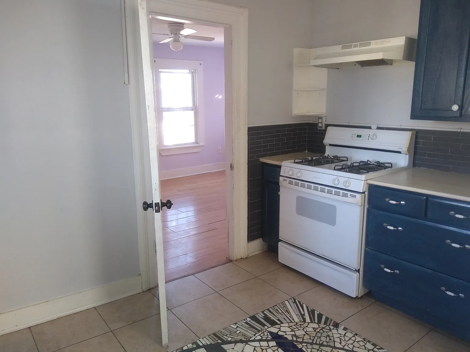 1 bed, 700 sqft, $1,600 — Photo 2