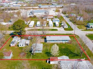 640 E 8th St, Eldon, MO 65026