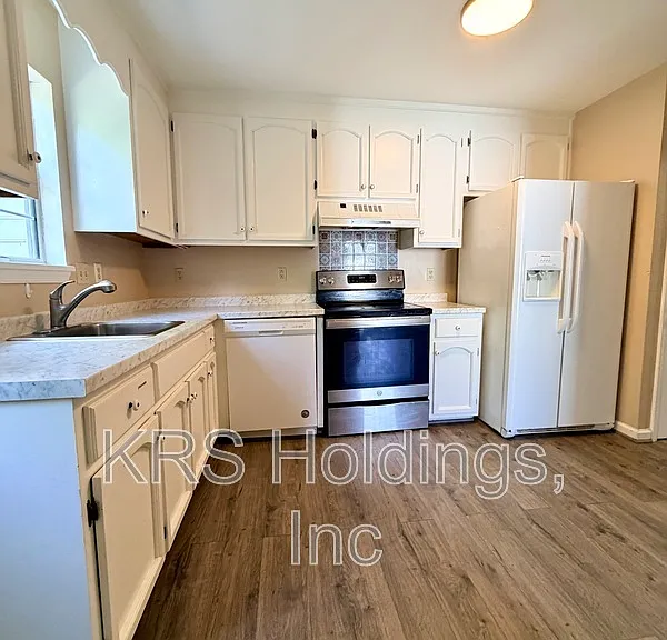 2316 Finch Ct — Photo 3