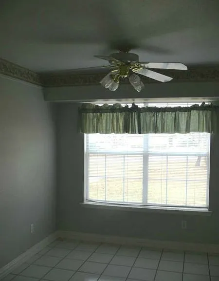 601 Man O War Dr — Photo 4
