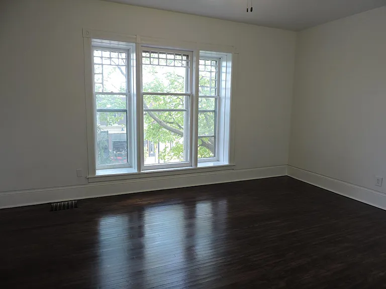 637 Wealthy St SE — Photo 35