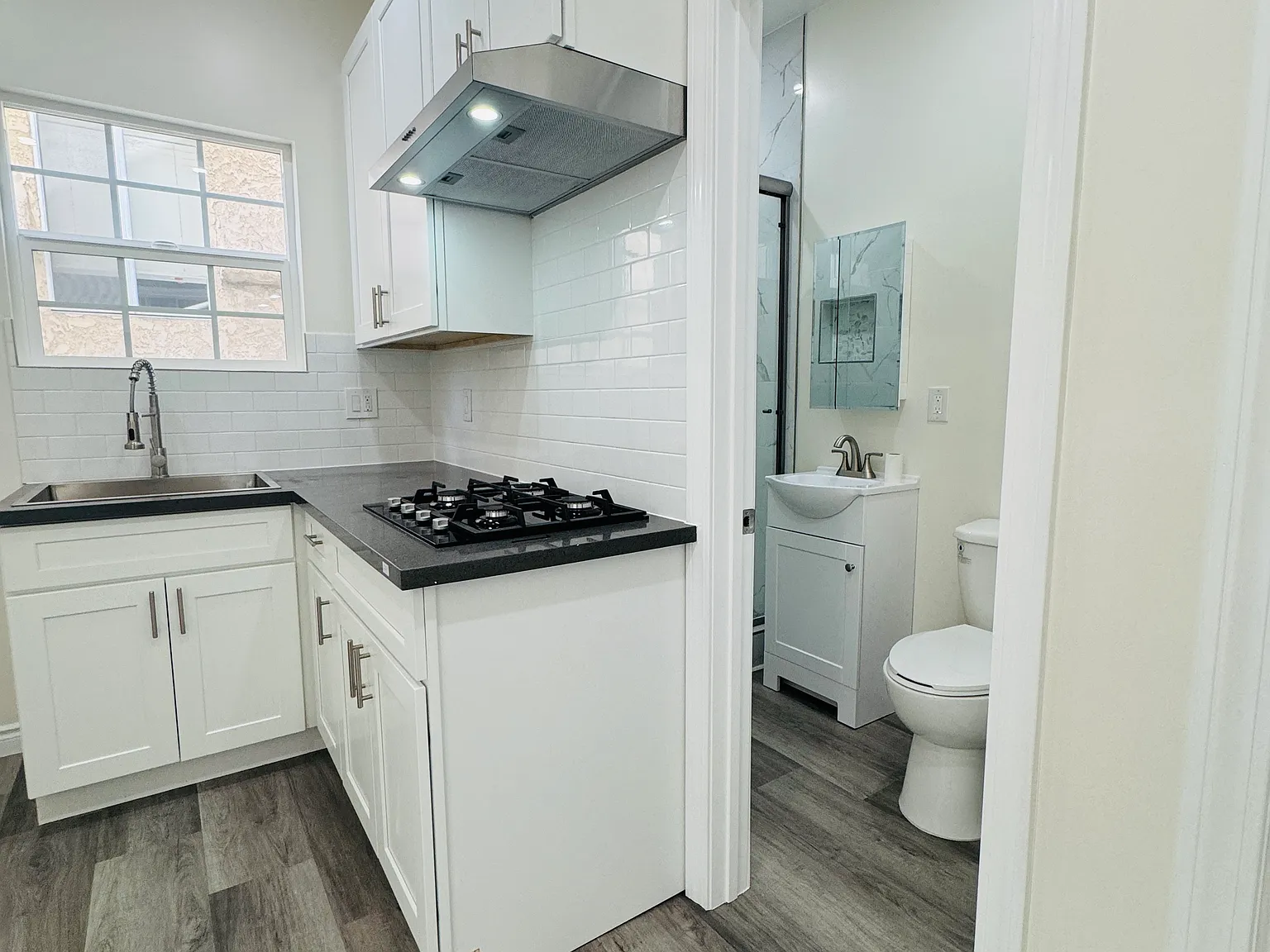 Studio, 330 sqft, $1,799 — Photo 4