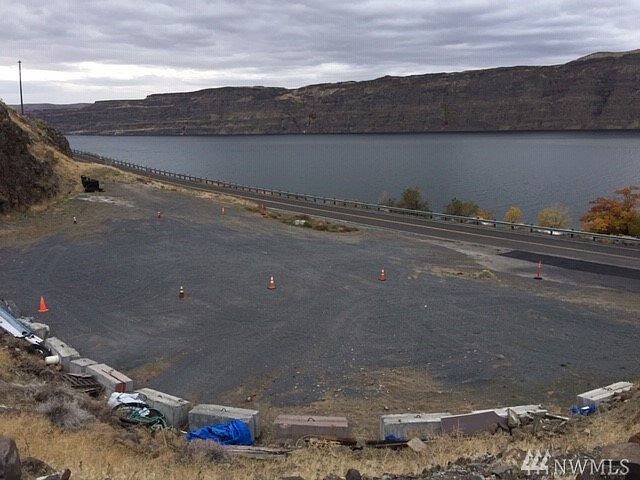 2nd image of 1364 Sunland Rd
