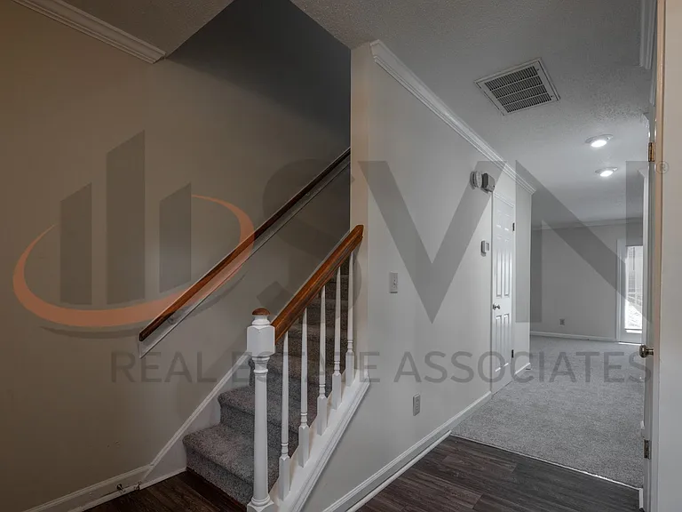 3117 Coachmans Way — Photo 5