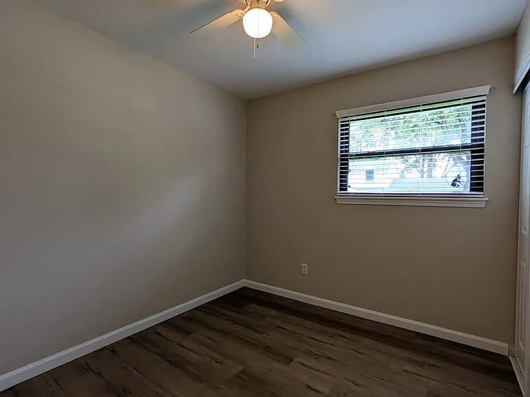 809 Jacobs Ln — Photo 8