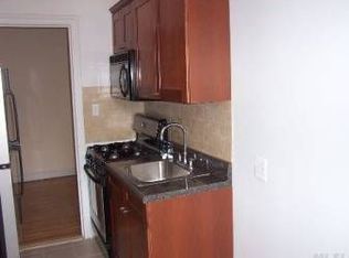 4252 Layton St APT 3A, Flushing, NY