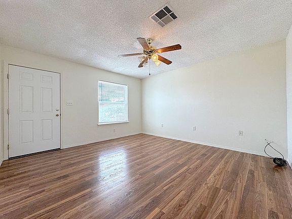 3rd image of 10653 Shady Valley Cir
