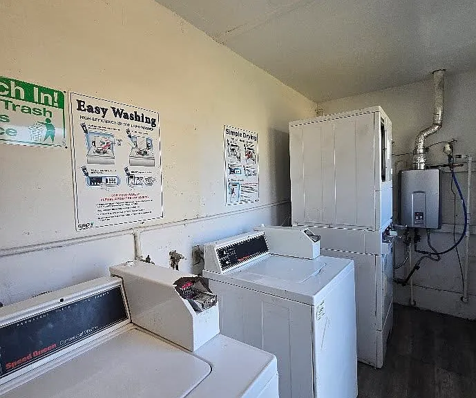1379 E San Bruno Ave #C — Photo 11