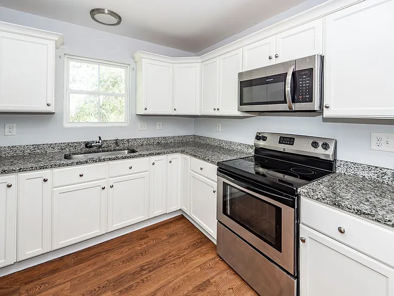 211 White St #B — Photo 12