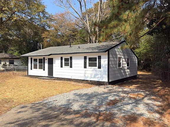 2nd image of 803 Crestwood Ter