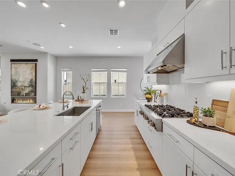 141 Edna Pkwy — Photo 18