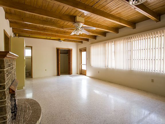 3rd image of 1024 NE 10th Ave