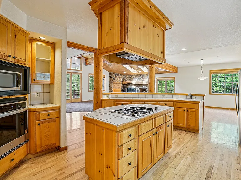3383 Big Spruce Way — Photo 8