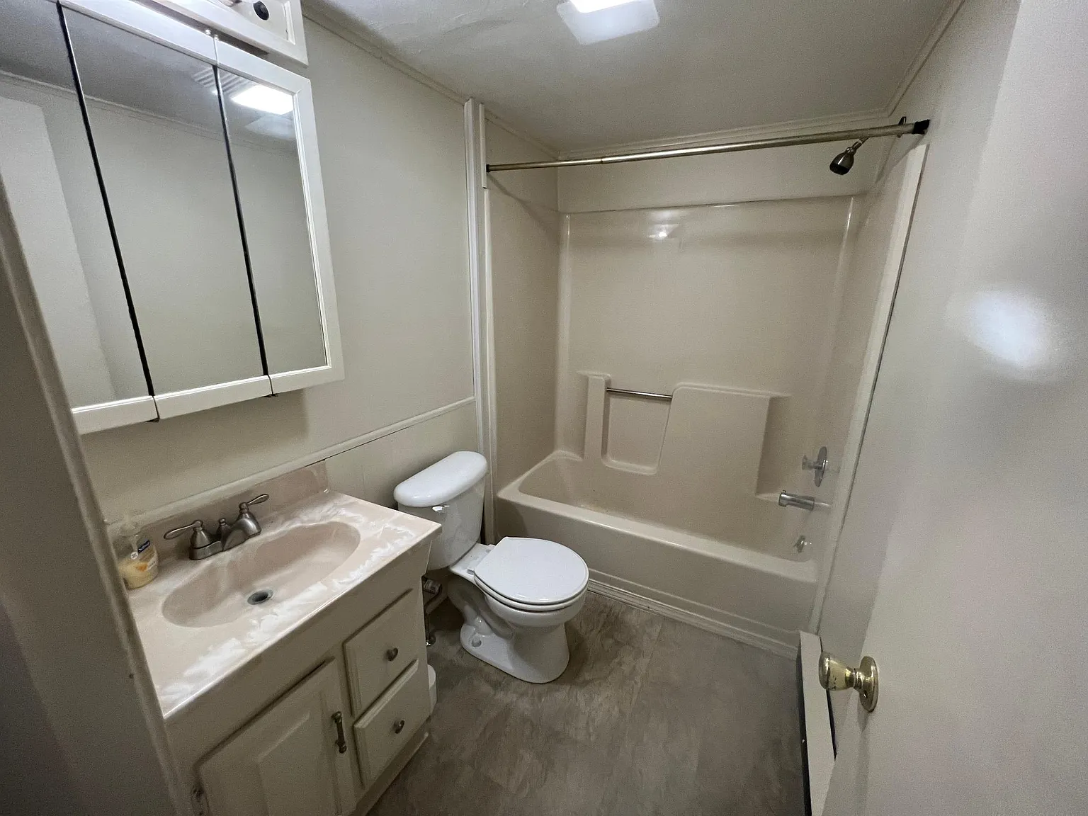 1160 Howertown Rd — Photo 2