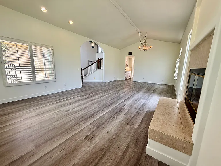 401 Hickoryhill Dr — Photo 5