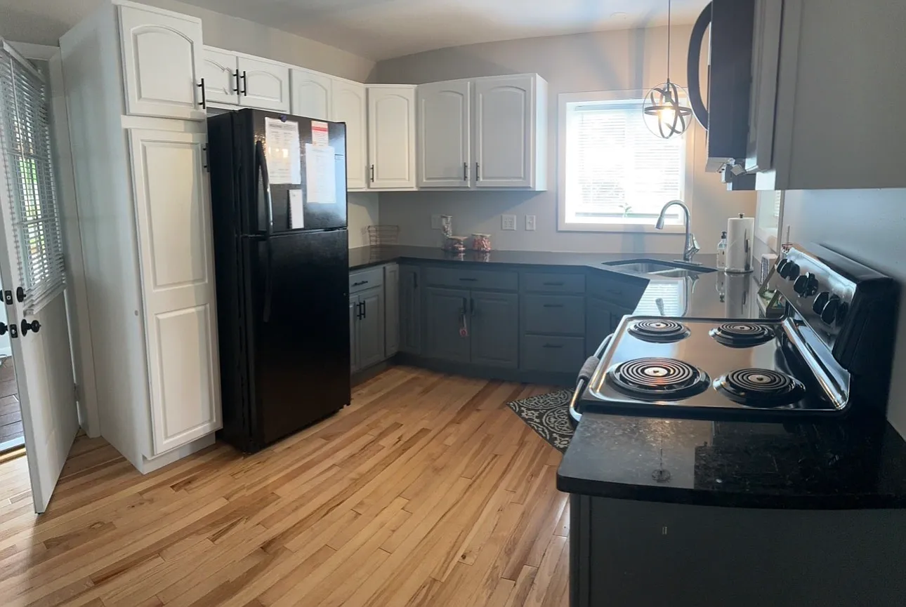 12 Lexington Ave — Photo 4