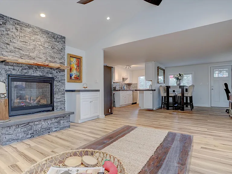 9657 Hurty Ave — Photo 7