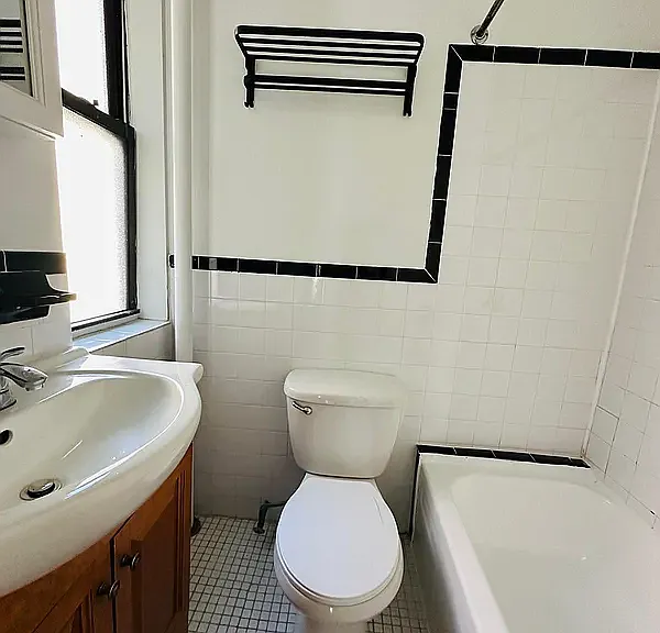 327 W 21st St #4W — Photo 15