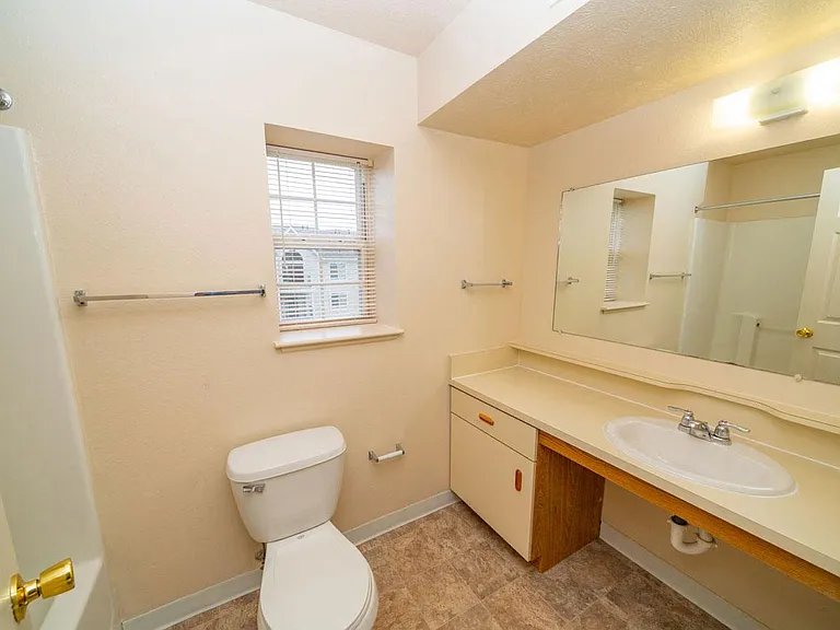 Gull Prairie/Gull Run Apartments and Townhomes — Photo 105