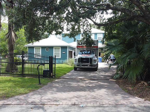 2nd image of 11949 Riverhills Dr