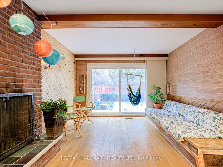 34 Harringay Cres — Photo 21