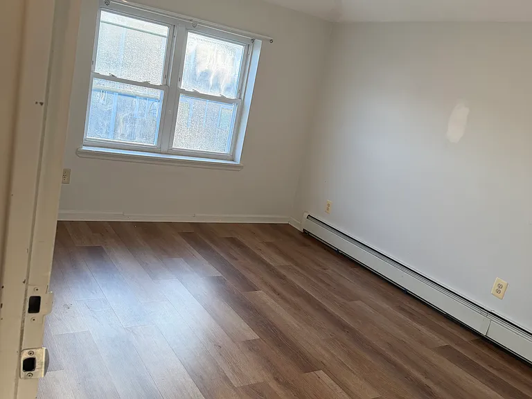 463 Beach 68th St — Photo 7