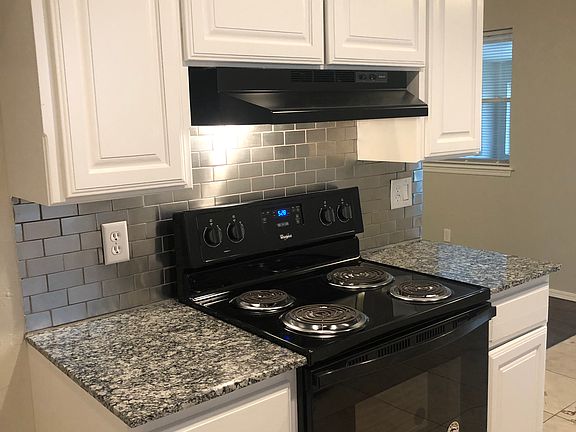2nd image of 1104 Fairbanks St