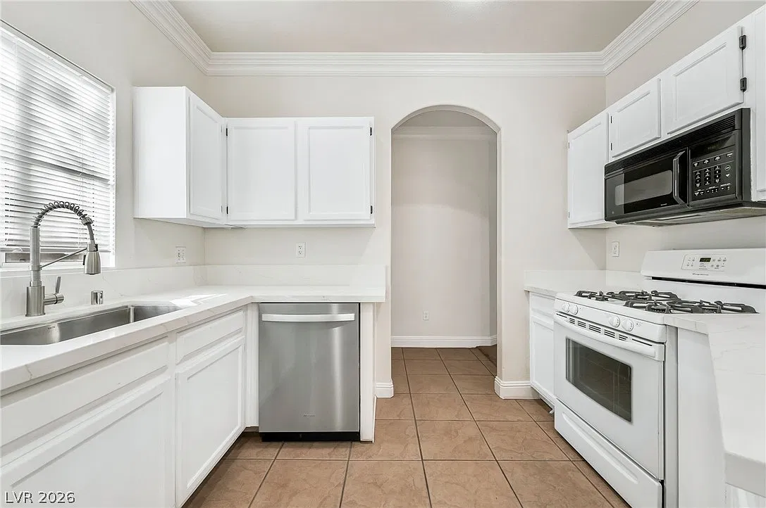2 bed, 2.0 bath, 1131 sqft, $1,645 — Photo 4