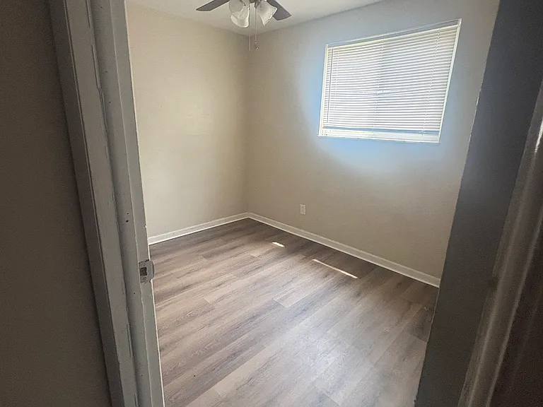940 Ferndale Pl #B — Photo 6
