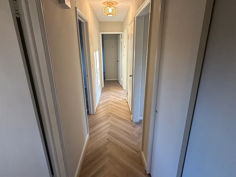 Burt Ave — Photo 11