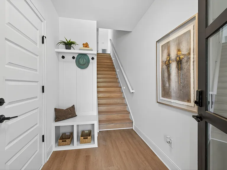 Ballantyne Townhomes at Elm — Photo 8