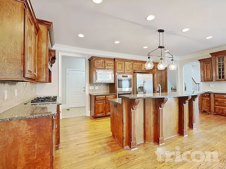 5840 Cool Springs Dr — Photo 5
