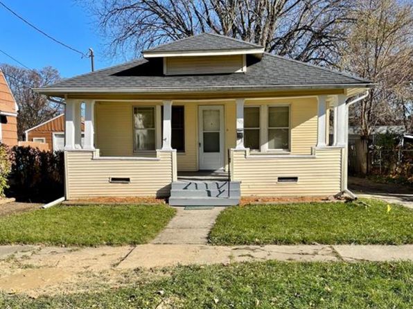 1105 Christopher St