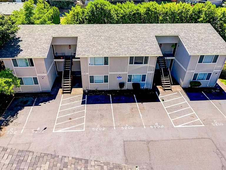 5204 Windsor Island Rd N #B — Photo 1