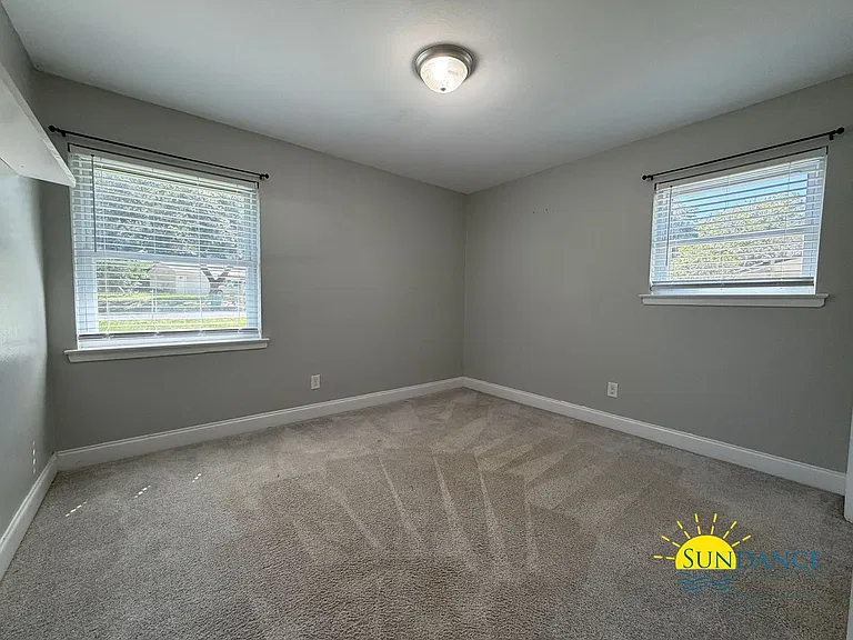 219 Pilgrim Ave — Photo 11