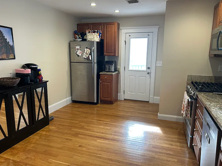 7 Willoughby St #2 — Photo 4