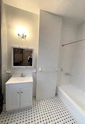 Rented by Brooklyn Real Inc | media 22